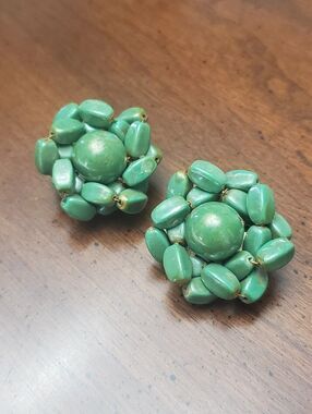 Vintage HONG KONG Green Bead Cluster Clip On Earrings